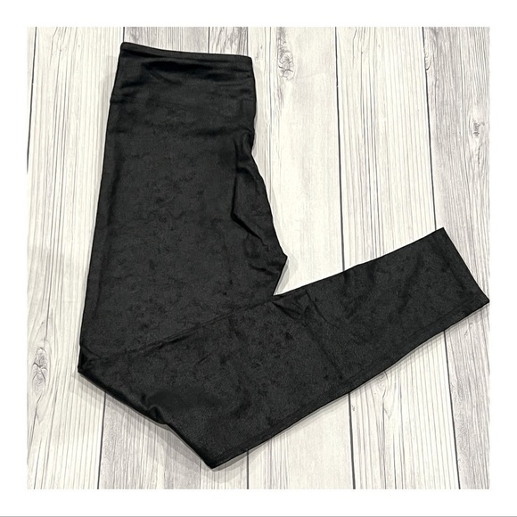 SO Goods for Life Pants - 🩶 Crackle Legging || SO Goods for Life || Size Medium (Juniors) 🖤